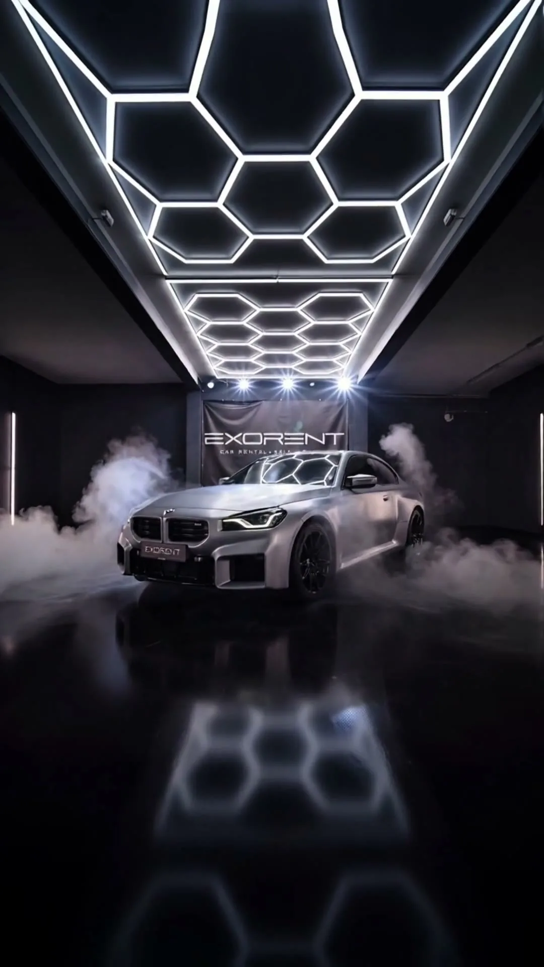 EXORENT Fuhrpark in der Halle: Mercedes-AMG G63, S-Klasse und BMW M2